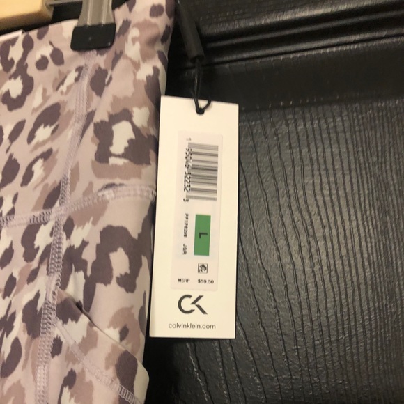 NWOT CK Leopard Print Performance 7/8 Tights - Picture 11 of 11